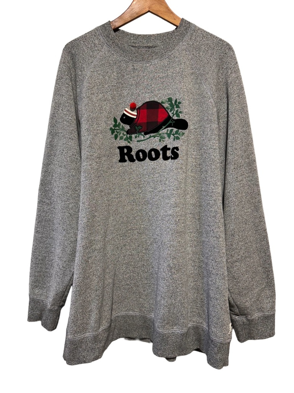 ROOTS Holiday Beaver Plaid Graphic Cabincore Canadiana Cozy Crewneck Christmas